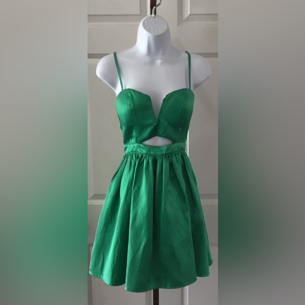 A'gaci Vibrant Green Dress with Zipper Detail